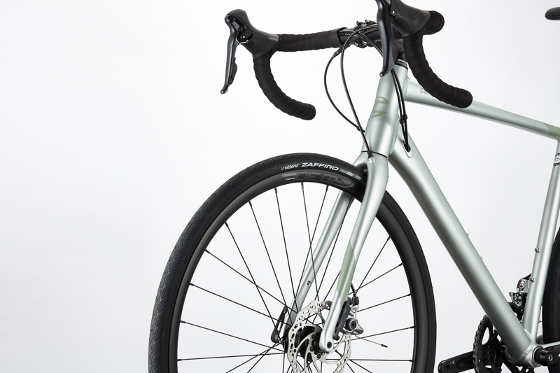  Cannondale Synapse Sora Road Bike in Grey-2