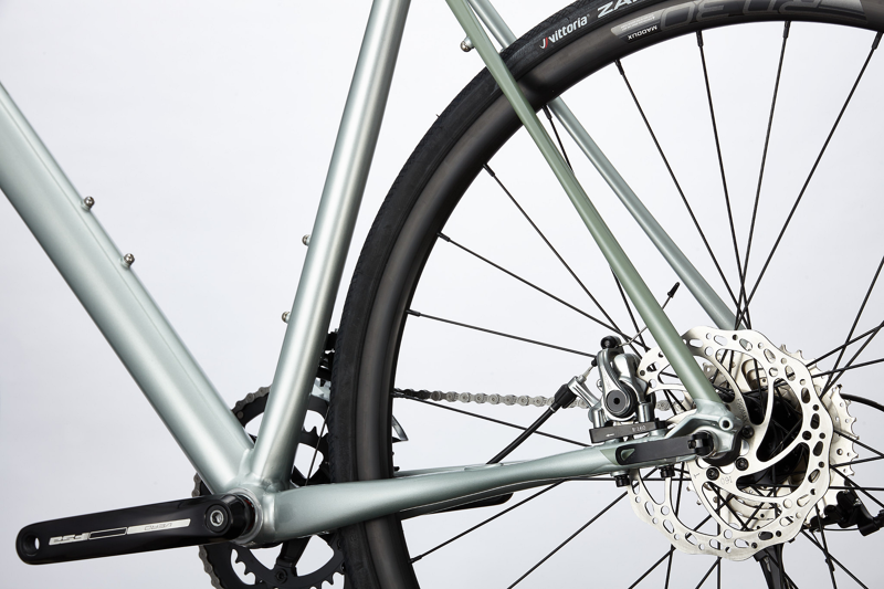  Cannondale Synapse Sora Road Bike in Grey-1