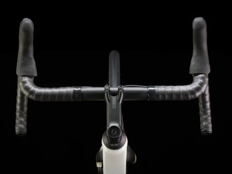 Trek Domane AL 4 Road Bike in Era White-4