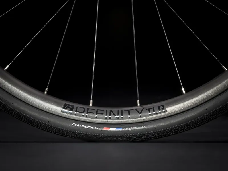 Trek Domane SL 5 Disc Carbon Road Bike in Red-10