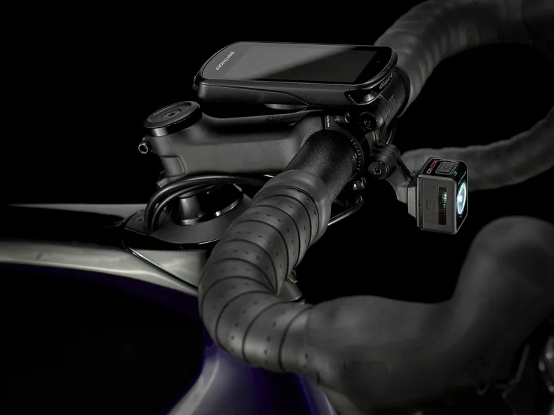 Trek Domane SL 6 Road BIke 2021 in Purple/Black-11