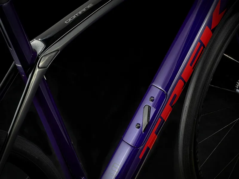 Trek Domane SL 6 Road BIke 2021 in Purple/Black-3