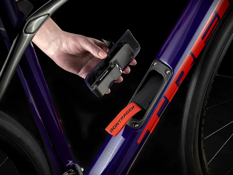 Trek Domane SL 6 Road BIke 2021 in Purple/Black-4