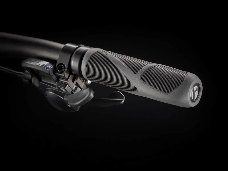 Trek Dual Sport 2 Hybrid Bike in Silver-4