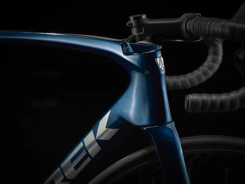 Trek Emonda SL 7 Road Bike in Mulsanne Blue-2