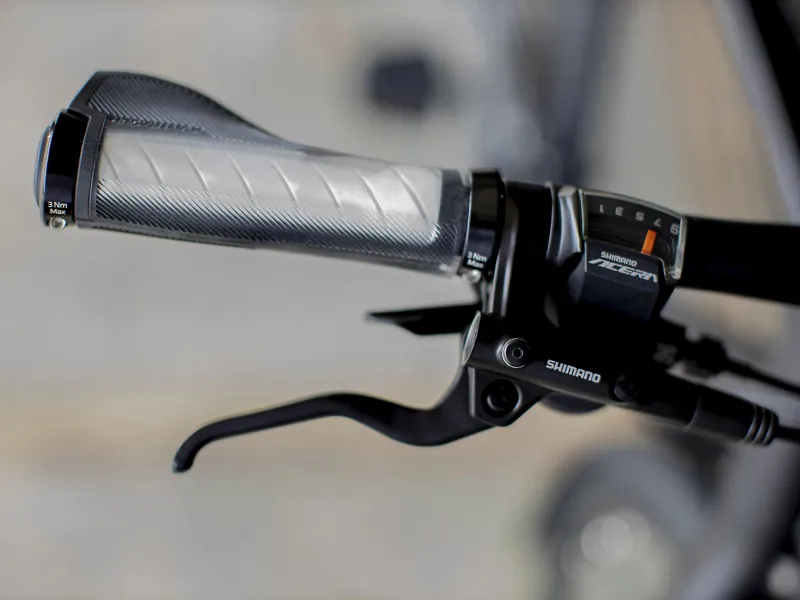 Trek FX 3 Disc Equipped Mens Hybrid Bike in Black-5