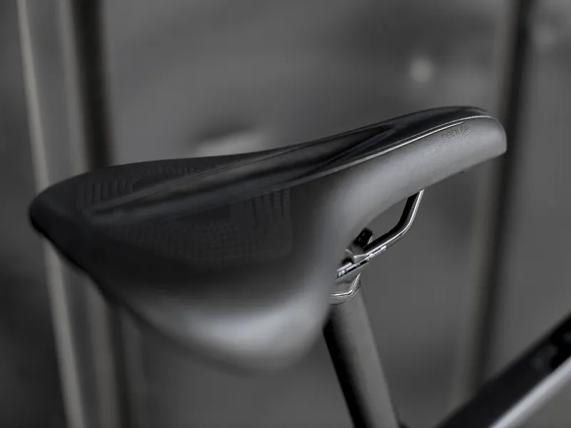 Trek FX 3 Disc Equipped Mens Hybrid Bike in Black-7