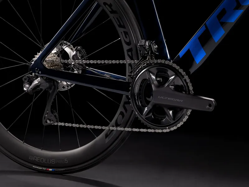 Trek Madone SL 7 Ultegra Di2 Road Bike in Blue-3