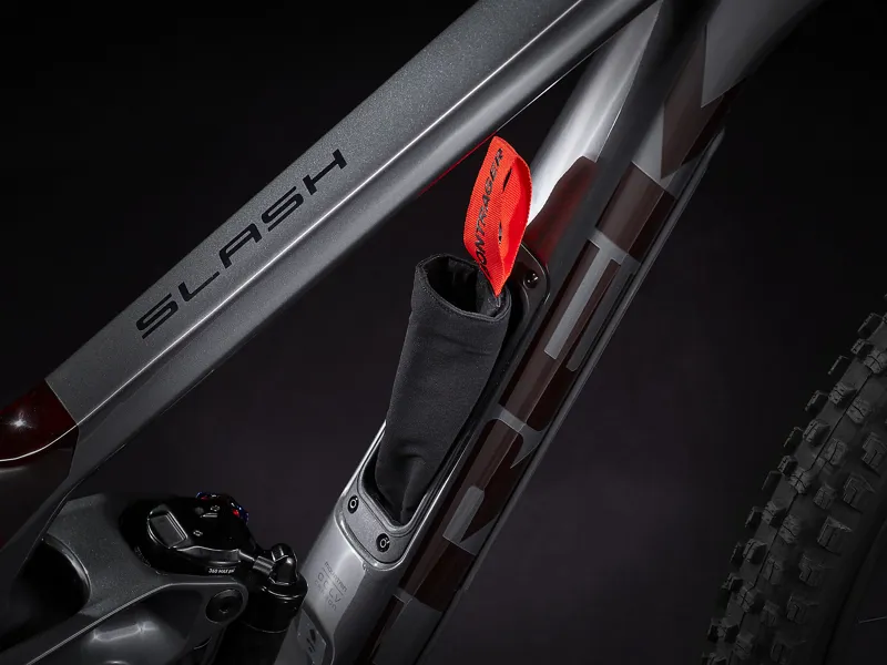 2022 Trek Slash 9.8 XT Carbon Mountain Bike in Lithium Grey-4