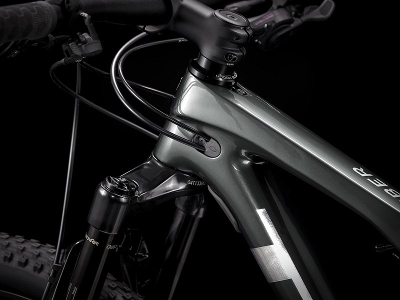  Trek Supercaliber 9.6 Mountain Bike in Lithium Grey/Trek Black-10