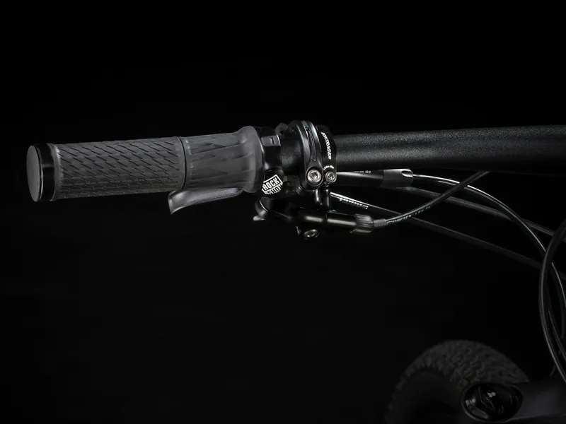 Trek Top Fuel 9.7 NX Carbon FS Mountain Bike in Black-6