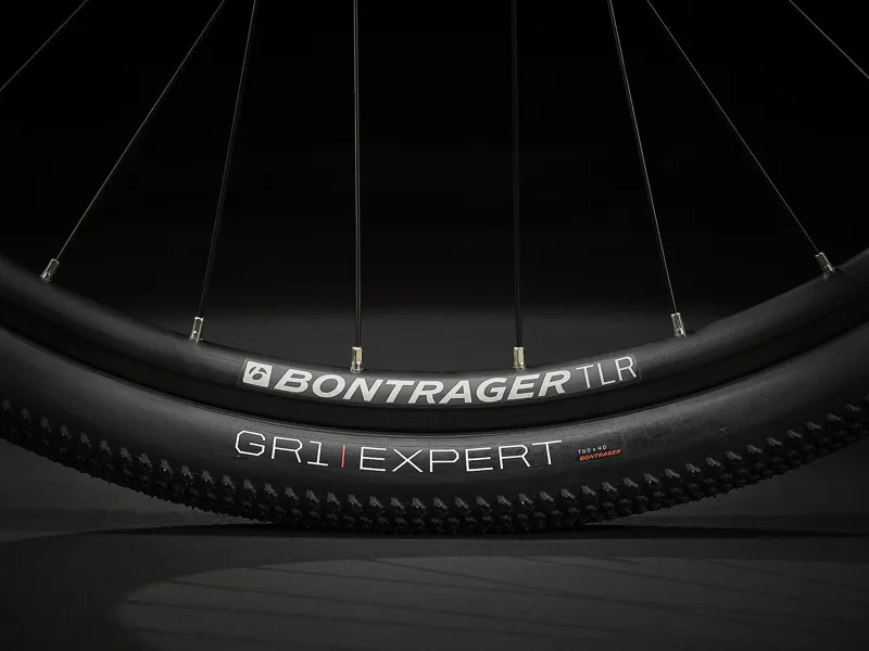  Trek Dual Sport 3 Hybrid Bike in Rage Red-5