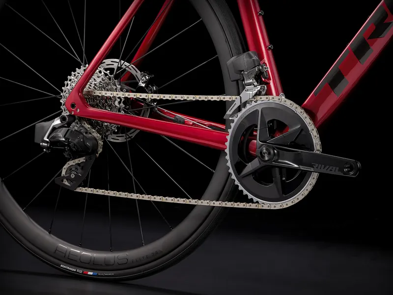 Trek Emonda SL 6 eTap Road Bike in Red-10