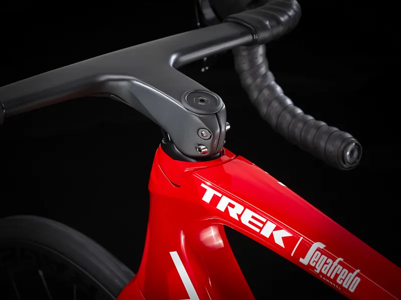 Trek Emonda SLR 6 eTap Road Bike in Red-4