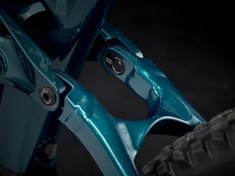 Trek Fuel EX 8 XT Mountain Bike in Blue-4