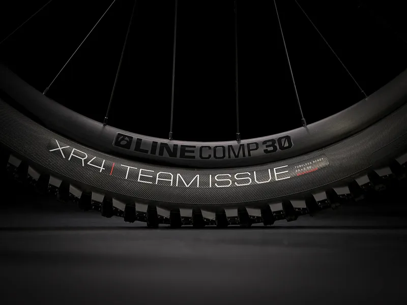 Trek Fuel EX 8 XT Mountain Bike in Blue-10