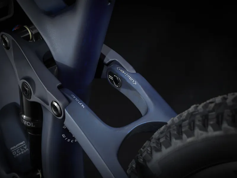  Trek Fuel EX 9.7 Mountain Bike in Carbon Blue Smoke-6