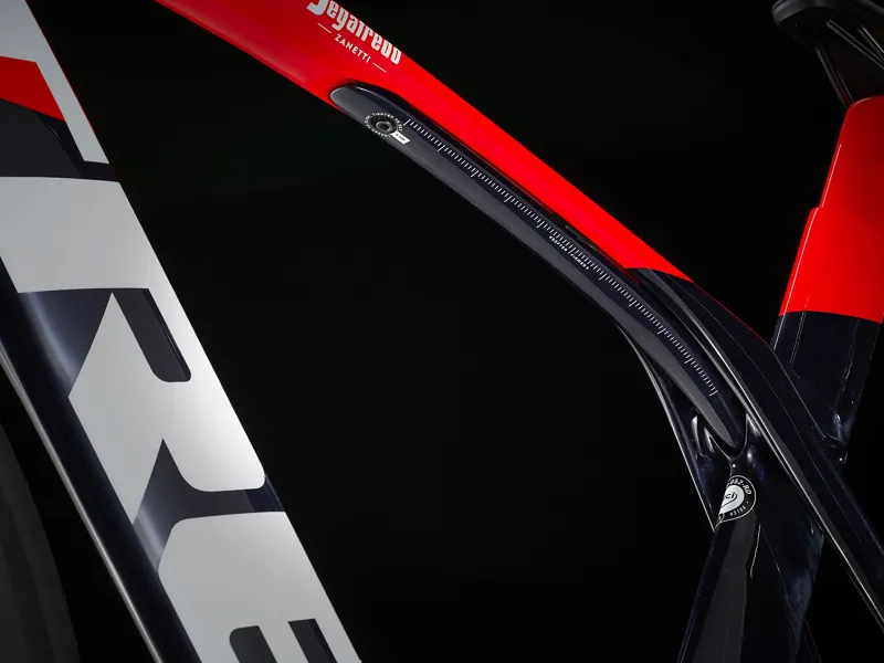  Trek Madone SLR 7 Road Bike in Navy Carbon Smoke/Viper Red-7