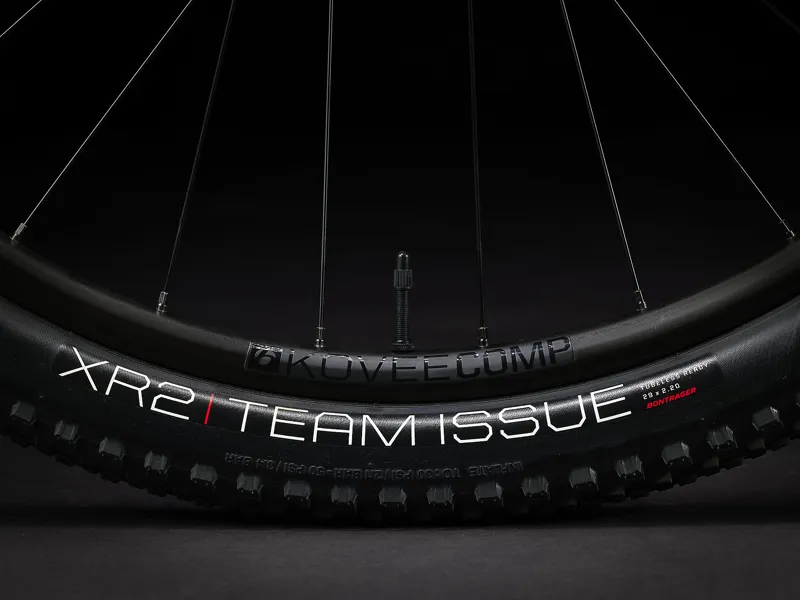 Trek Procaliber 9.6 XC Mountain Bike in Volt/Raw Carbon-6