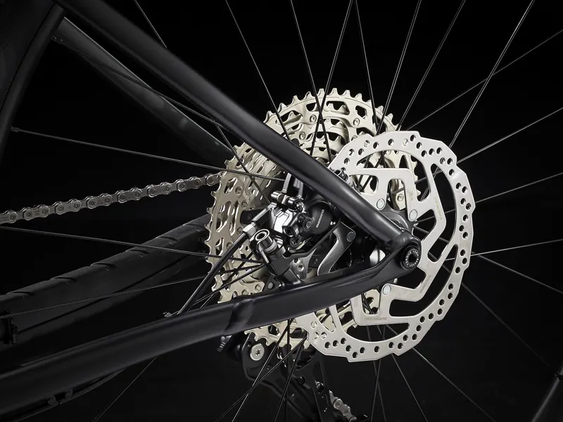  Trek Roscoe 7 Mountain Bike in Trek Black-9