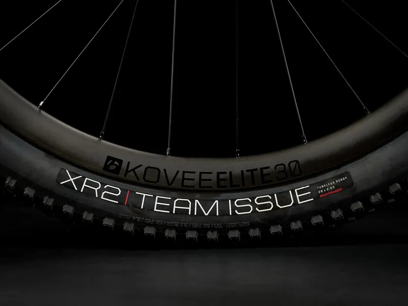  Trek Supercaliber 9.7 Mountain Bike in Lithium Grey/Crimson-8