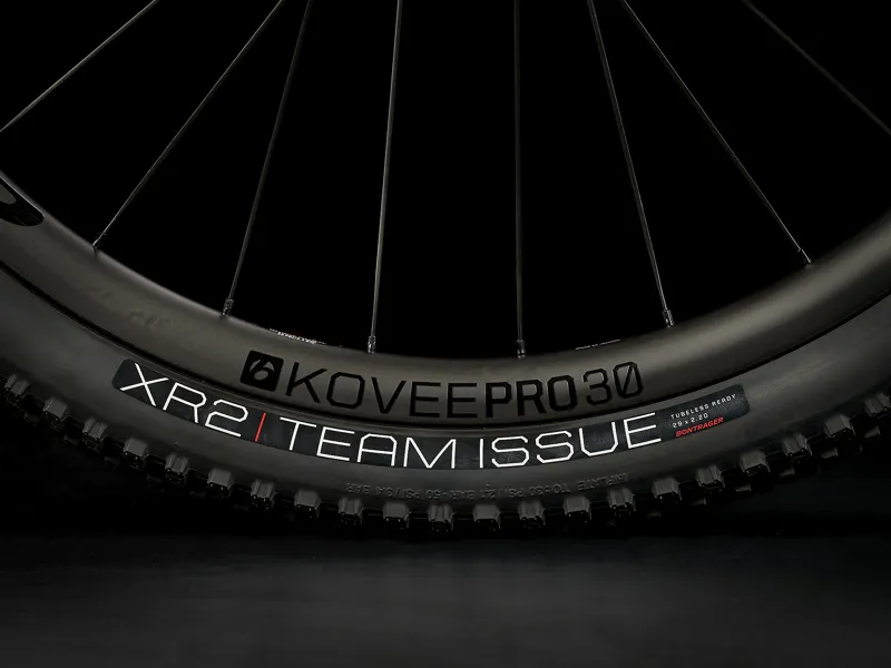 Trek Supercaliber 9.9 XX1 AXS XC Mountain Bike in Yellow-4