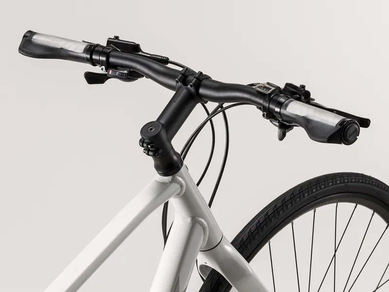 Trek FX 3 Disc Mens Hybrid Bike in White-2