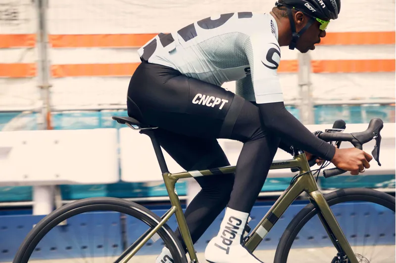 Cannondale CAAD13 Disc 105 Road Bike 2021 in Black-4