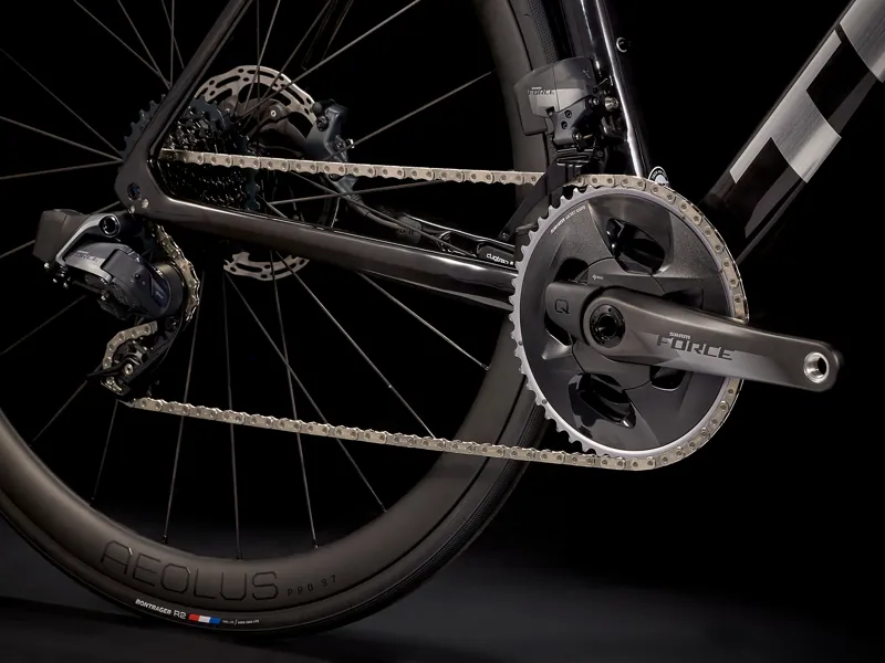 Trek Emonda SL 7 Disc eTap Road Bike in Black-3