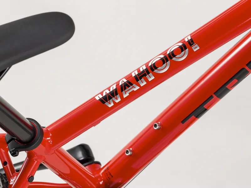 Trek Wahoo 26 Kids Bike in Red-2
