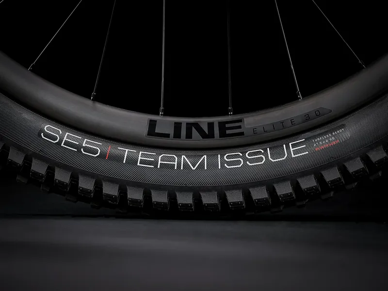 Trek Remedy 9.8 27.5 GX Mountain Bike in Matte Trek Black-6