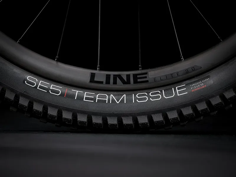 Trek Remedy 9.8 27.5 GX Mountain Bike in Marigold-6