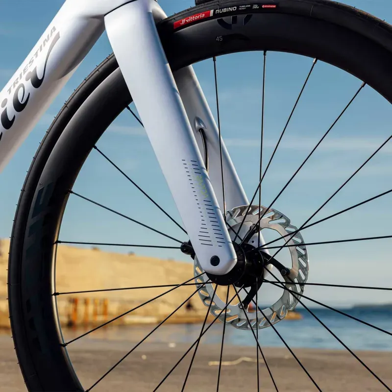 Wilier Rapida 105 Di2 Bike in Dusk Grey-5